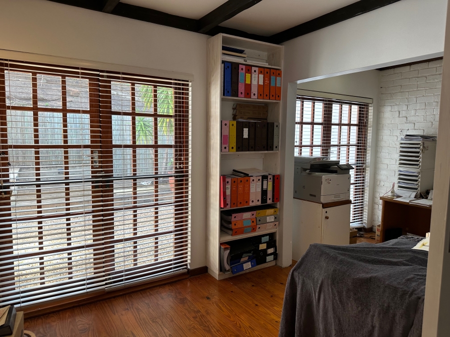 5 Bedroom Property for Sale in Gonubie North Eastern Cape